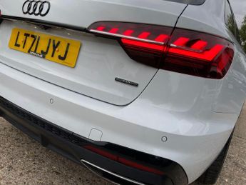 Audi A4 Avant 2.0 TDI 40 Black Edition S Tronic quattro Euro 6 (s/s) 5dr