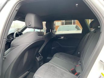 Audi A4 Avant 2.0 TDI 40 Black Edition S Tronic quattro Euro 6 (s/s) 5dr