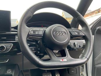 Audi A4 Avant 2.0 TDI 40 Black Edition S Tronic quattro Euro 6 (s/s) 5dr