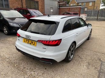 Audi A4 Avant 2.0 TDI 40 Black Edition S Tronic quattro Euro 6 (s/s) 5dr