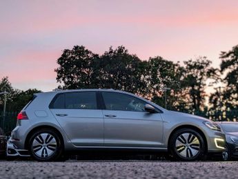 Volkswagen e-Golf 35.8kWh e-Golf Auto 5dr