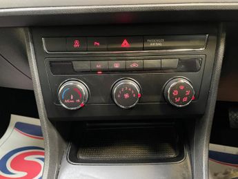 SEAT Leon 1.6 TDI SE Dynamic DSG Euro 6 (s/s) 5dr