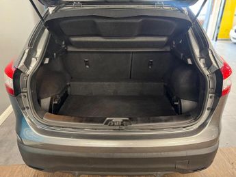 Nissan Qashqai 1.6 dCi Tekna XTRON Euro 6 (s/s) 5dr