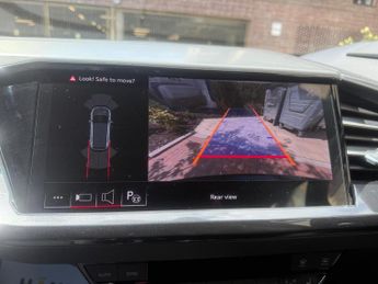 Audi Q4 e-tron 40 S line Auto 5dr 82kWh