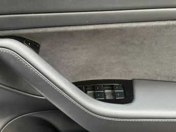 Tesla Model 3 (Dual Motor) Performance Auto 4WDE 4dr (Performance Upgrade)
