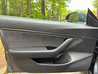 Tesla Model 3 (Dual Motor) Performance Auto 4WDE 4dr (Performance Upgrade)