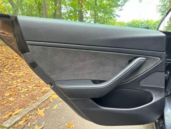 Tesla Model 3 (Dual Motor) Performance Auto 4WDE 4dr (Performance Upgrade)