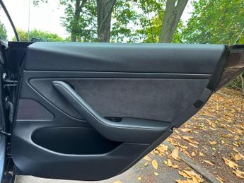 Tesla Model 3 (Dual Motor) Performance Auto 4WDE 4dr (Performance Upgrade)