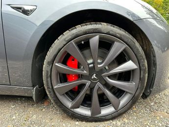 Tesla Model 3 (Dual Motor) Performance Auto 4WDE 4dr (Performance Upgrade)