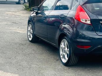 Ford Fiesta 1.6 Titanium Powershift Euro 5 5dr