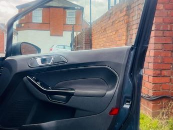 Ford Fiesta 1.6 Titanium Powershift Euro 5 5dr