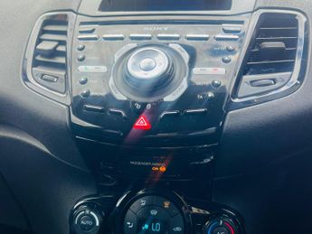 Ford Fiesta 1.6 Titanium Powershift Euro 5 5dr