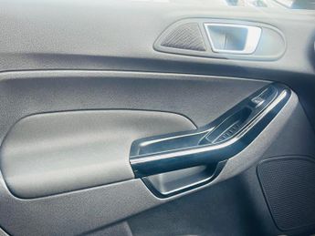 Ford Fiesta 1.6 Titanium Powershift Euro 5 5dr
