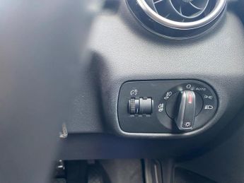 Audi A1 1.4 TFSI Sport Hatchback 3dr Petrol S Tronic Euro 5 (s/s) (122 p