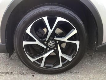 Toyota C-HR 1.2 VVT-i Dynamic CVT AWD Euro 6 (s/s) 5dr