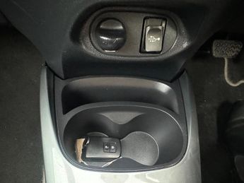 Toyota Yaris 1.5 VVT-h Icon E-CVT Euro 6 (s/s) 5dr