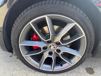 Skoda Octavia 2.0 TDI vRS DSG 4WD Euro 6 (s/s) 5dr (SNav)