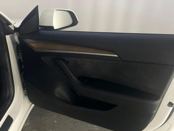 Tesla Model 3 (Dual Motor) Long Range Auto 4WDE 4dr