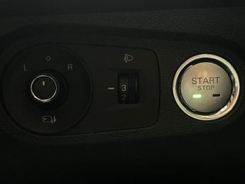 MG MG5 61.1kWh Exclusive Long Range Auto 5dr