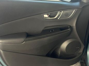 Hyundai KONA 64kWh Premium SE Auto 5dr (7kW Charger)