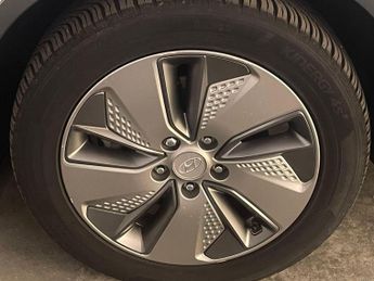 Hyundai KONA 64kWh Premium SE Auto 5dr (7kW Charger)