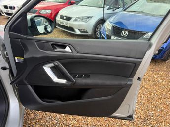 Peugeot 308 1.2 PureTech Allure EAT Euro 6 (s/s) 5dr