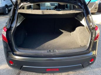 Nissan Qashqai 2.0 dCi Tekna Auto 4WD Euro 5 5dr (AVM)