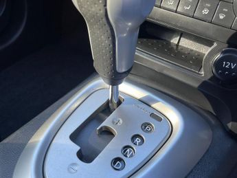 Nissan Qashqai 2.0 dCi Tekna Auto 4WD Euro 5 5dr (AVM)