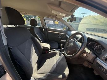 Vauxhall Vectra 1.9 CDTi Exclusiv 5dr