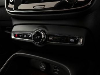 Volvo XC40 2.0 T5 Inscription Auto AWD Euro 6 (s/s) 5dr