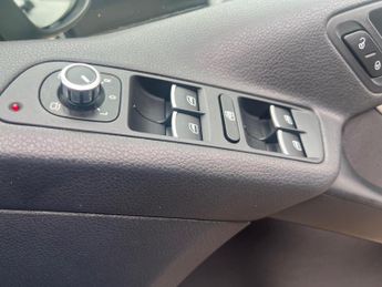 Volkswagen Tiguan 2.0 TDI BlueMotion Tech Match SUV 5dr Diesel DSG 4WD Euro 5 (s/s