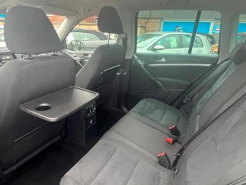 Volkswagen Tiguan 2.0 TDI BlueMotion Tech Match SUV 5dr Diesel DSG 4WD Euro 5 (s/s