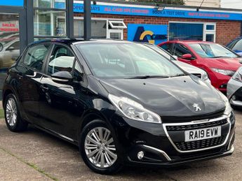 Peugeot 208 1.2 PureTech Signature Hatchback 5dr Petrol Manual Euro 6 (s/s) 