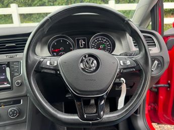 Volkswagen Golf 2.0 TDI BlueMotion Tech SE DSG Euro 5 (s/s) 5dr