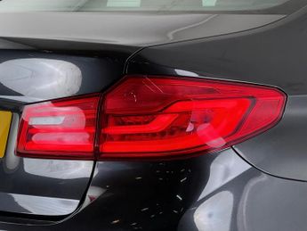 BMW 5 Series 2.0 520d MHT SE Auto Euro 6 (s/s) 4dr