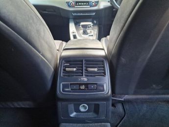 Audi A4 2.0 TDI ultra S line S Tronic Euro 6 (s/s) 4dr