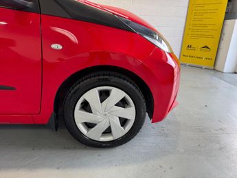 Toyota AYGO 1.0 VVT-i x-play x-shift Euro 5 5dr Euro 5