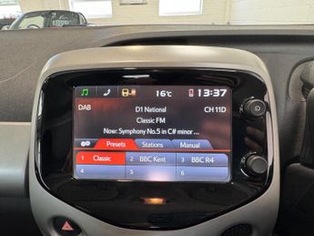 Toyota AYGO 1.0 VVT-i x-play x-shift Euro 5 5dr Euro 5