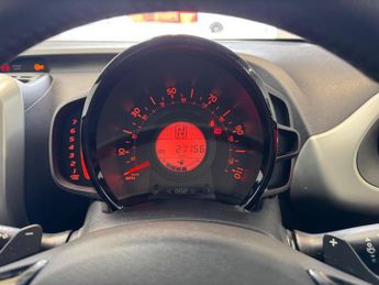 Toyota AYGO 1.0 VVT-i x-play x-shift Euro 5 5dr Euro 5