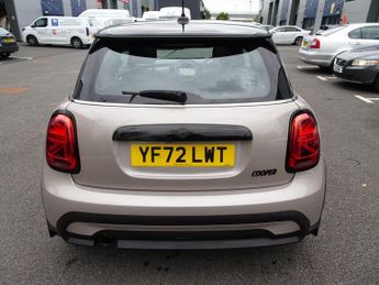 MINI Hatch 1.5 Cooper Exclusive Steptronic Euro 6 (s/s) 3dr