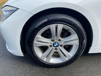 BMW 3 Series 2.0 320d Sport Touring Auto Euro 5 (s/s) 5dr