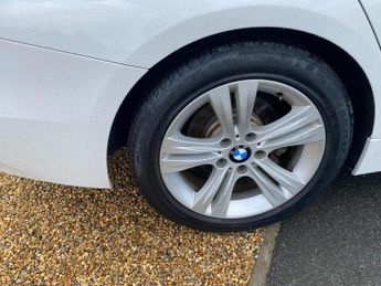 BMW 3 Series 2.0 320d Sport Touring Auto Euro 5 (s/s) 5dr