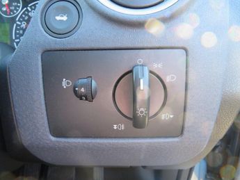 Ford Fusion 1.6 Zetec 5dr