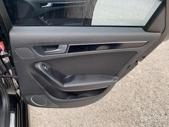 Audi A4 2.0 TDI Black Edition Multitronic Euro 5 (s/s) 4dr