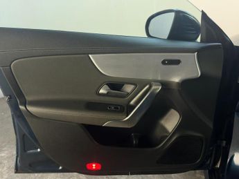 Mercedes-Benz CLA 1.3 CLA250e 15.6kWh AMG Line (Premium) Coupe 8G-DCT Euro 6 (s/s)