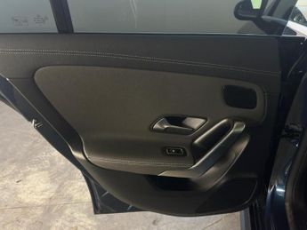 Mercedes-Benz CLA 1.3 CLA250e 15.6kWh AMG Line (Premium) Coupe 8G-DCT Euro 6 (s/s)
