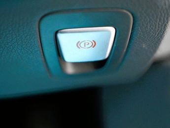 MERCEDES-BENZ C-CLASS 2.0 C200 SE Executive Edition Saloon 4dr Petrol 7G-Tronic+ Euro 