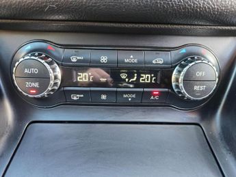 Mercedes-Benz GLA 2.1 GLA220d AMG Line (Premium Plus) 7G-DCT 4MATIC Euro 6 (s/s) 5