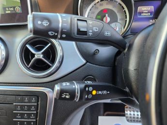 Mercedes-Benz GLA 2.1 GLA220d AMG Line (Premium Plus) 7G-DCT 4MATIC Euro 6 (s/s) 5