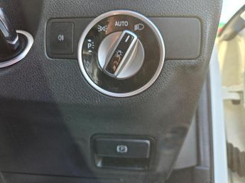 Mercedes-Benz GLA 2.1 GLA220d AMG Line (Premium Plus) 7G-DCT 4MATIC Euro 6 (s/s) 5